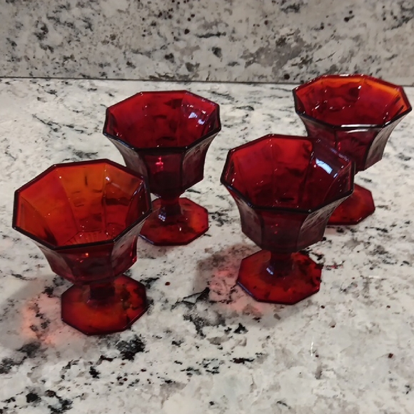 Set of 4 vintage INDEPENDANCE ruby red sherbet glasses - Picture 1 of 3